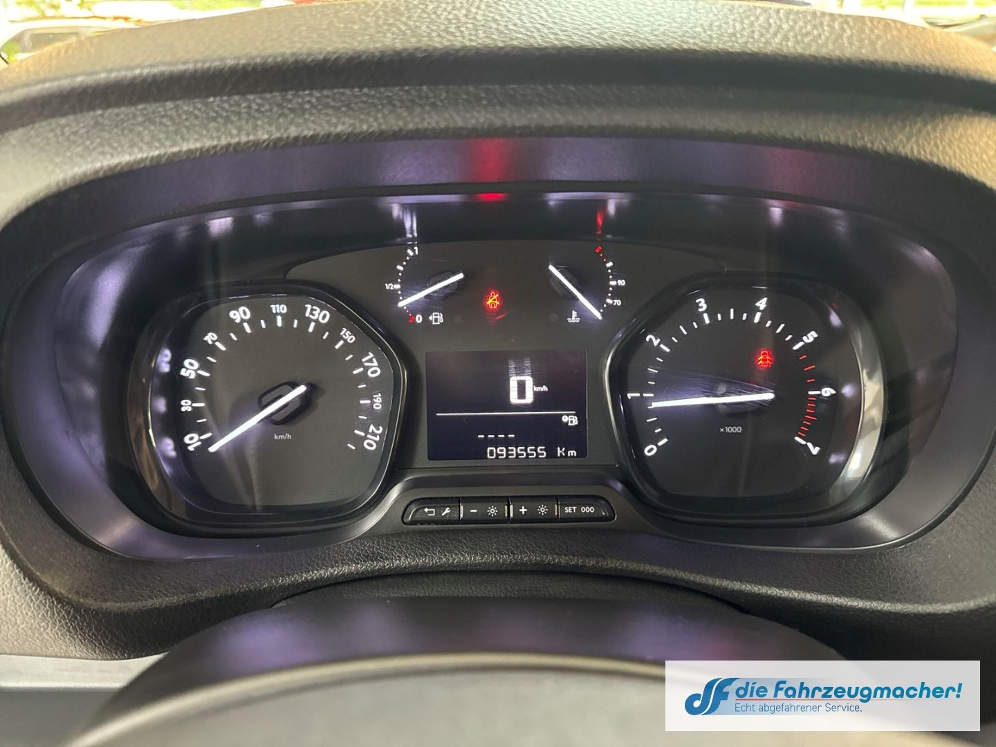 Fahrzeugabbildung Opel Vivaro Kombi L 1.5 D EU6d Apple CarPlay Android
