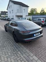 Porsche Panamera 4 - - Porsche Panamera in Duisburg