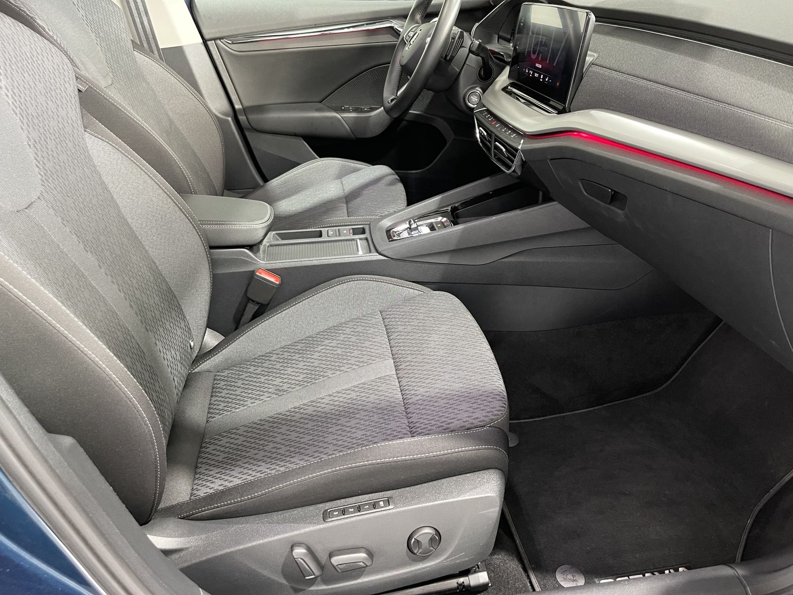 Fahrzeugabbildung SKODA Octavia Style 2.0 TDI*LED*Cam*SHZ*PDC*ACC*HUD*