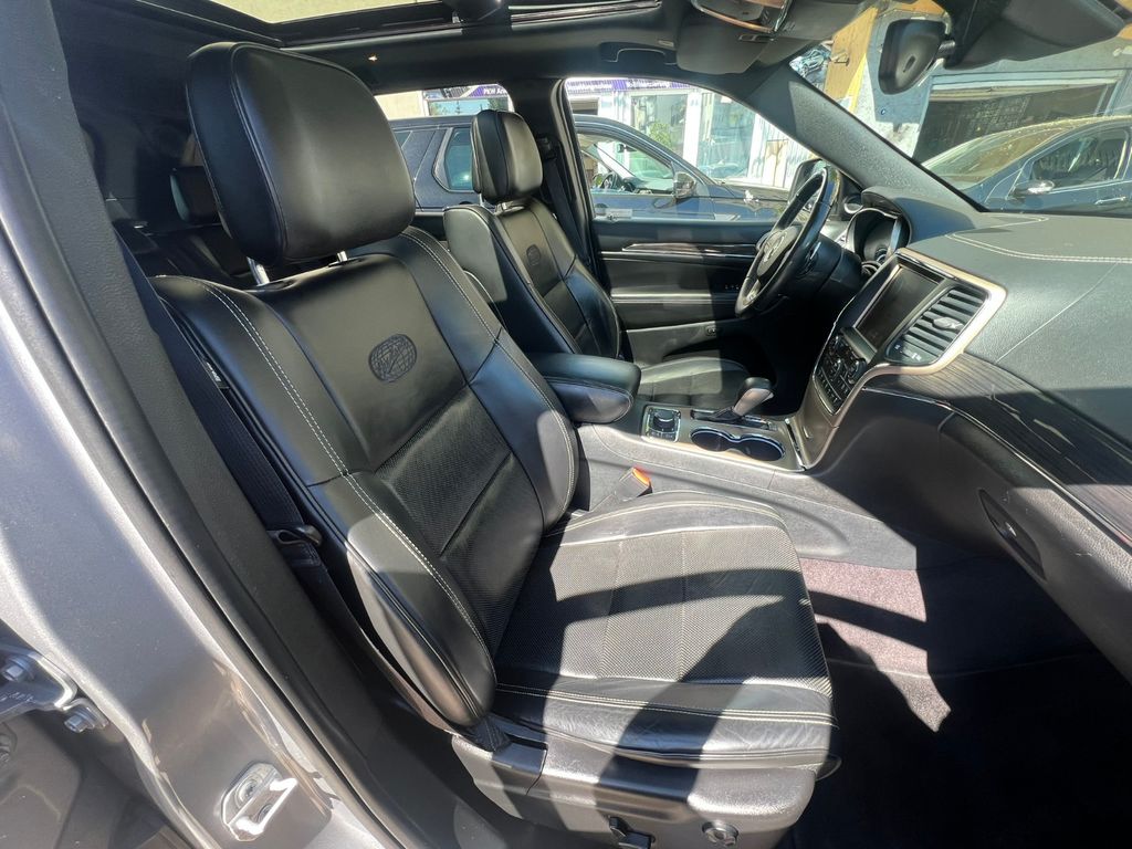 Jeep Grand Cherokee 3.0l V6  Overland Autom.*Panorama