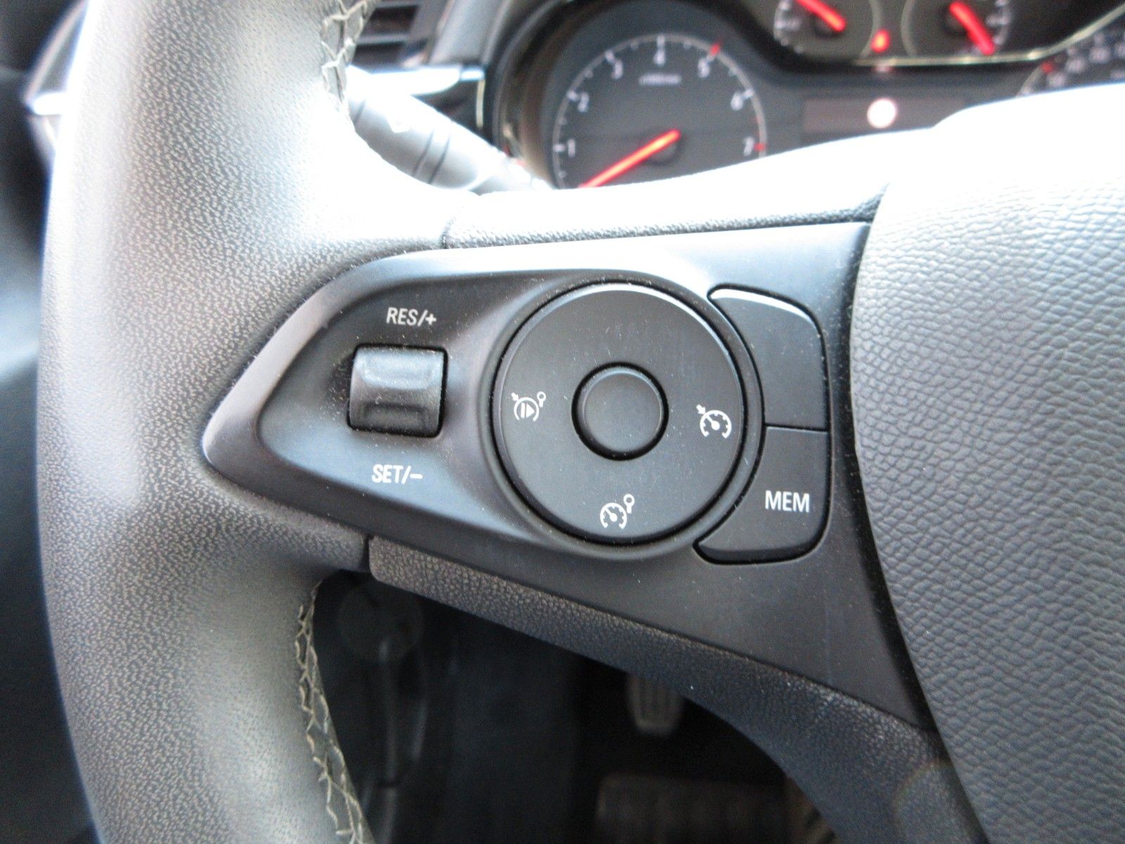 Fahrzeugabbildung Opel Corsa F Elegance 1.2T LED/NAVI/PDC/ALU