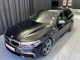 BMW M550d xDrive Touring|PANO|NAVI|AHK|1.HAND - BMW M550 mit Panoramadach
