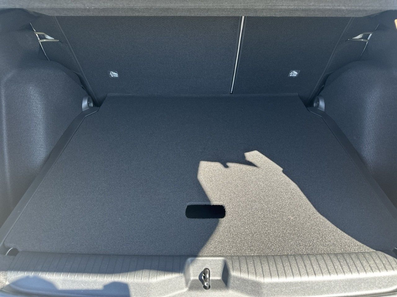Fahrzeugabbildung Citroën C3 Aircross Turbo 100 PLUS - mit KI generiert/bearbeitet
