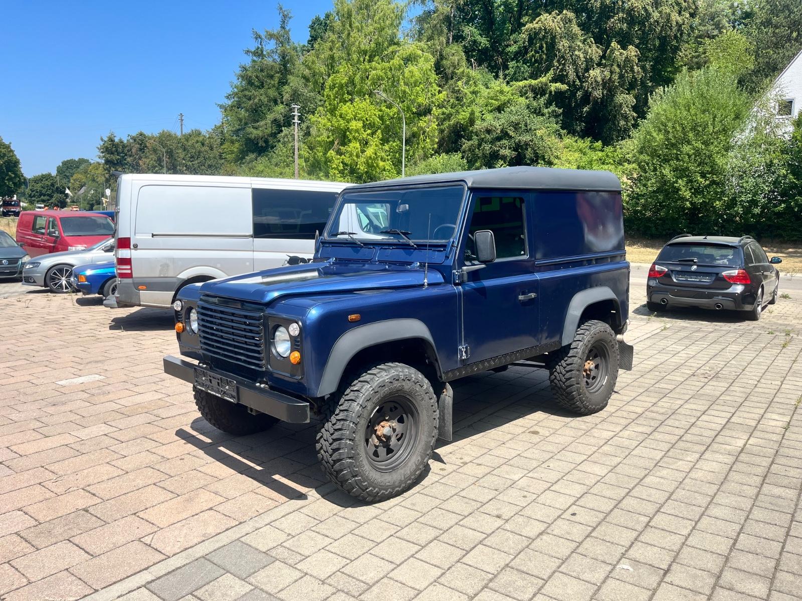 Land Rover Defender 2.5 TD5 90 E 122ch - Empattement court - CT récent - Carnet entretien - Attelage