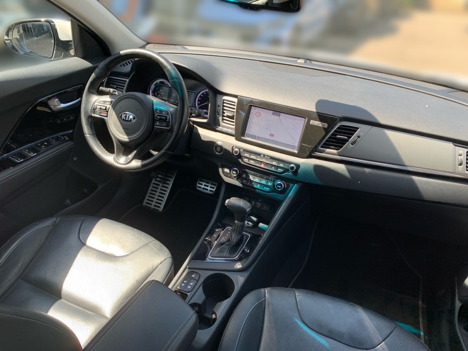Fahrzeugabbildung Kia Niro 1.6 Hybrid Spririt AHK Leder Navi 1Hd