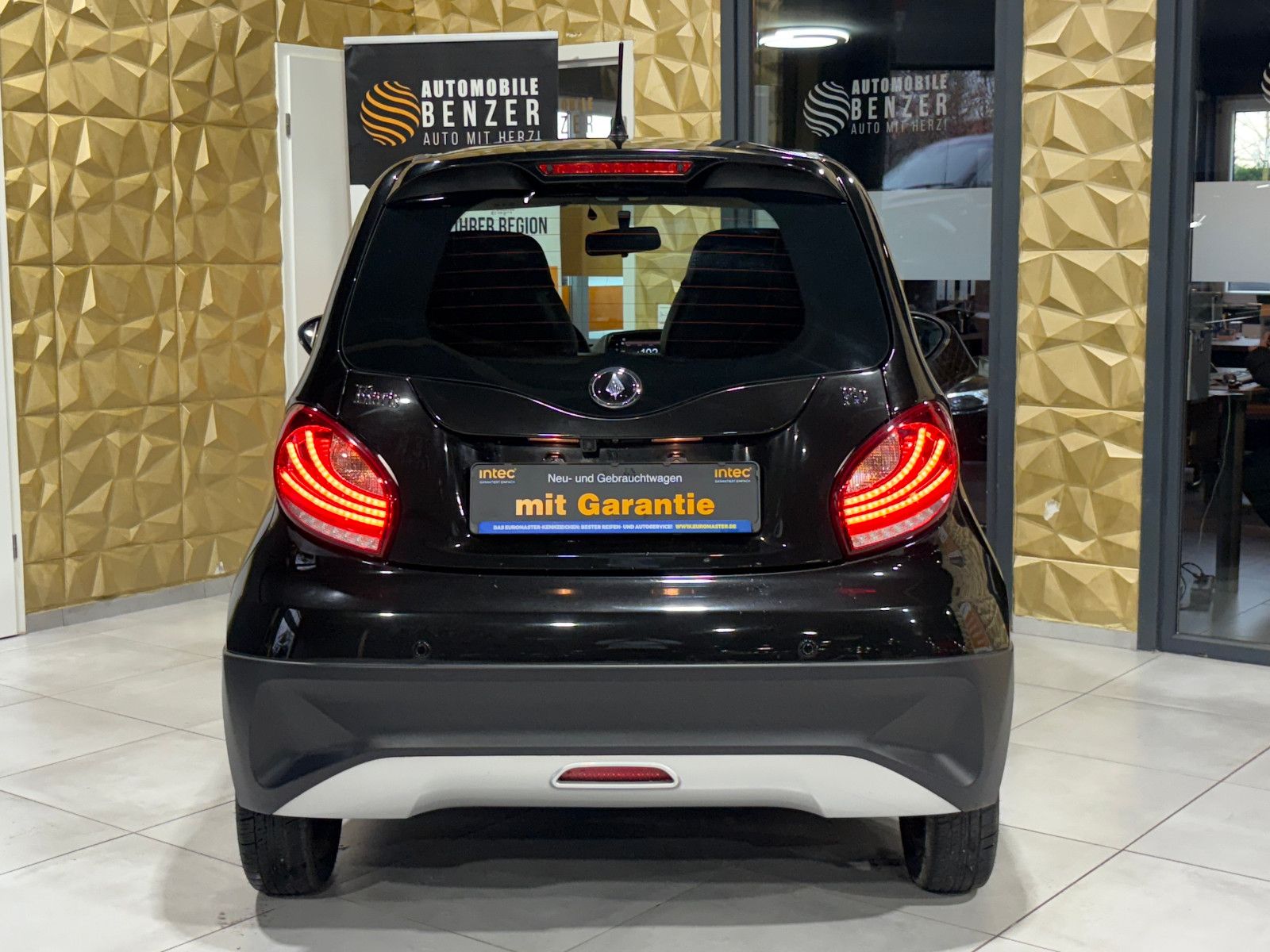 Fahrzeugabbildung Elaris PIO/KAMERA/APPLE/KLIMA/2-SITZ/AUTOMATIK