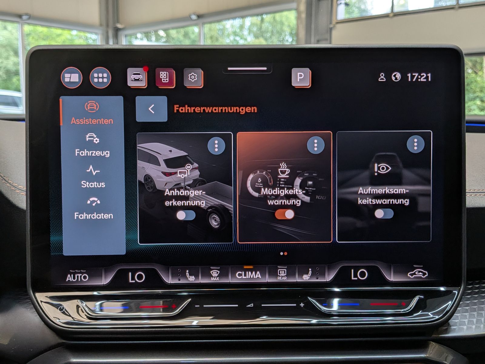 Fahrzeugabbildung CUPRA Leon 1.5 eTSI DINAMICA*MATRIX*ACC*PANO*AHK 5J-Ga