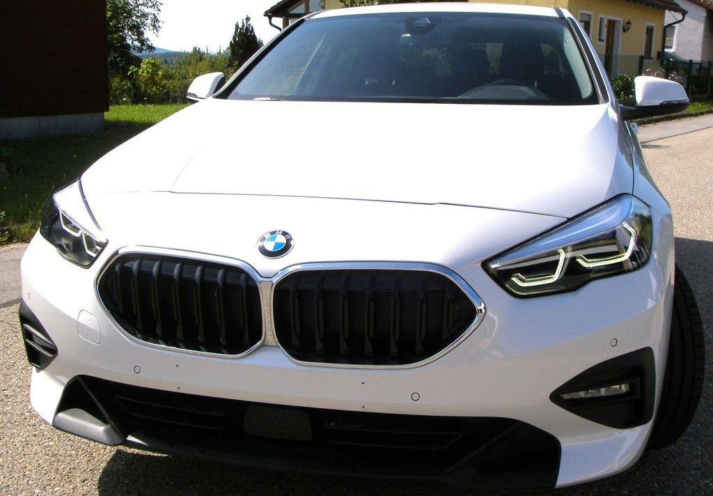 Image of BMW 218