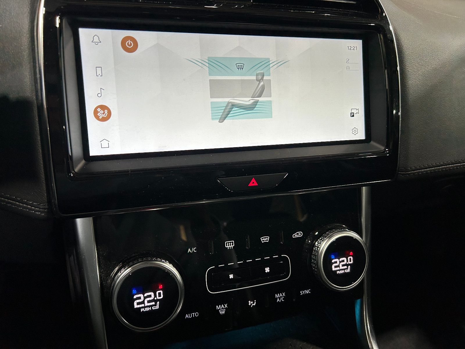 Fahrzeugabbildung Jaguar XE S/APPLE/KAMERA/SHZ/KLIMA/1.HAND