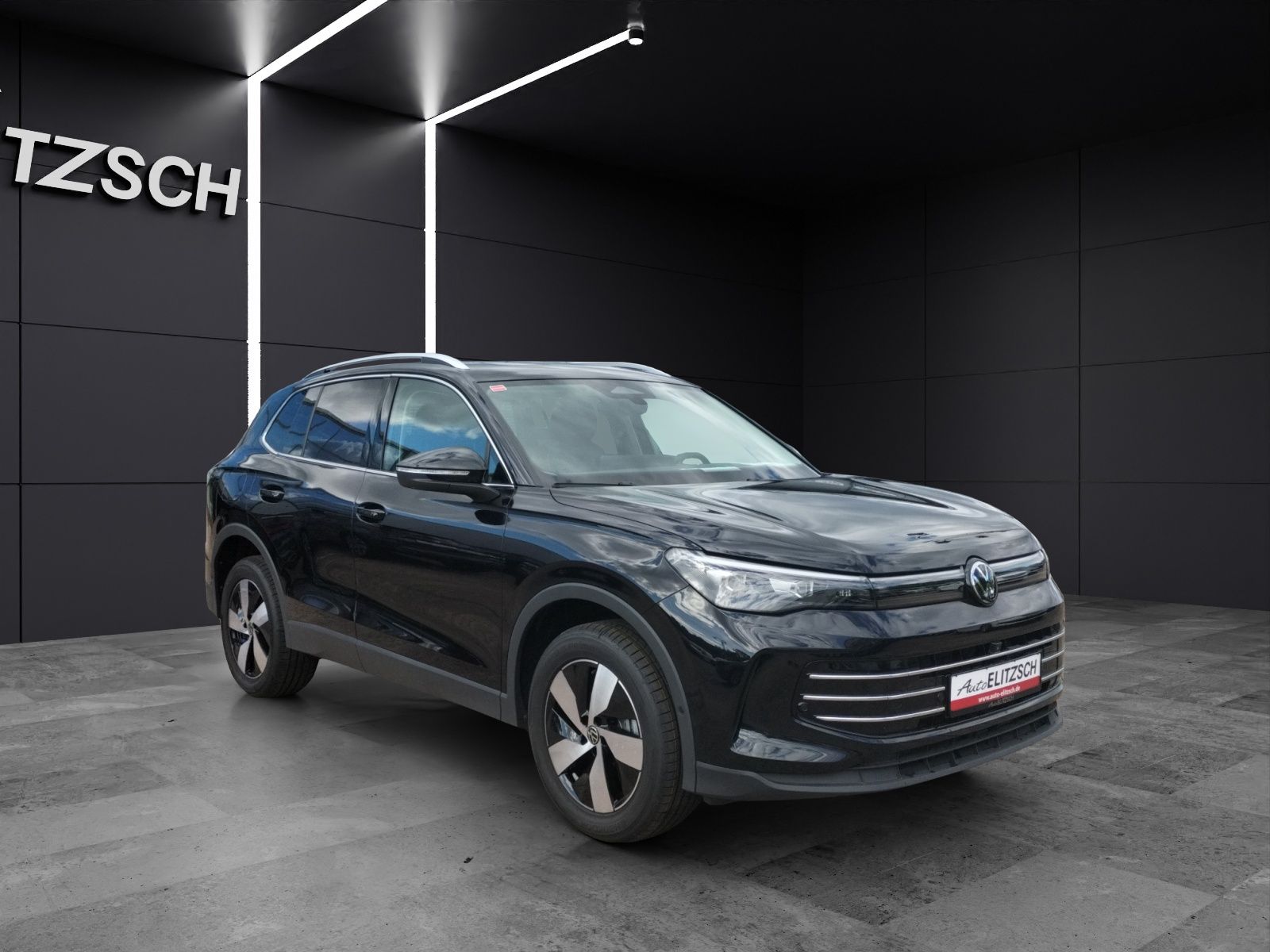 Fahrzeugabbildung Volkswagen Tiguan TDI Elegance DSG 4M LED AHK Navi HUD Pano