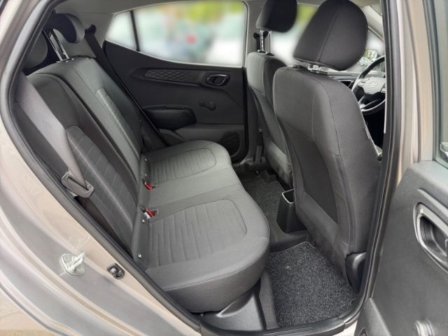 Fahrzeugabbildung Hyundai i10 1.0 Select +RADIO+TEMPOMAT+SHZ+KLIMA+UVM+