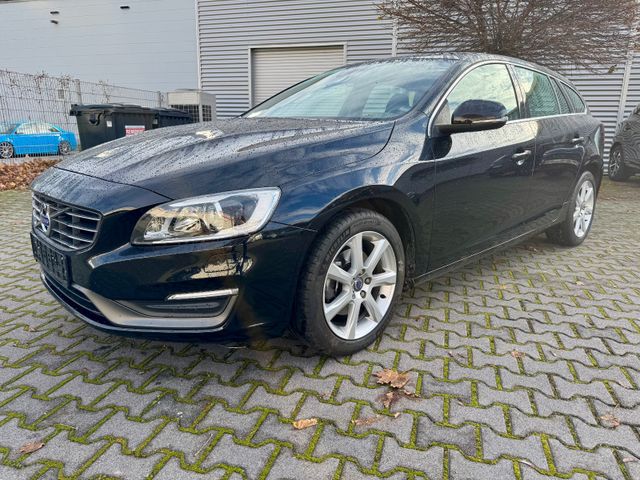 Volvo V60 D3 Momentum Aut. - NAVI + XENON + SHZ + CAM