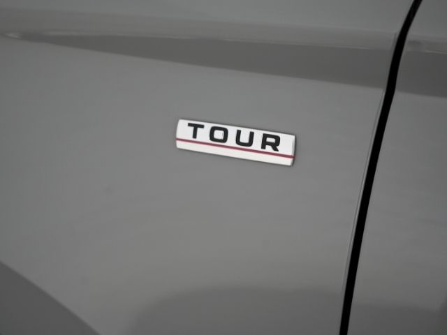 Karoq TOUR TSI DSG+ANHÄNGERKUPPLUNG+NAVI+RÜCKFAH