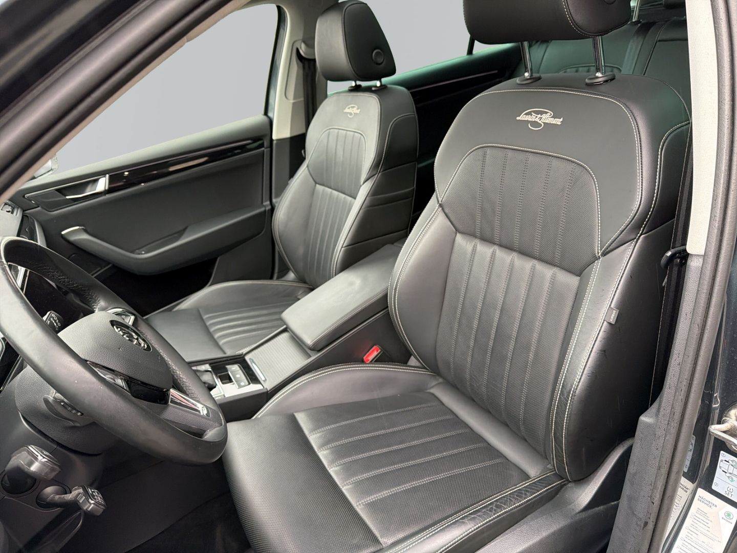 Superb 2.0 TSI DSG Combi L&K *PANO*NAVI*ACC*