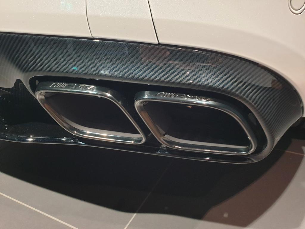 Mercedes-Benz C 63 AMG