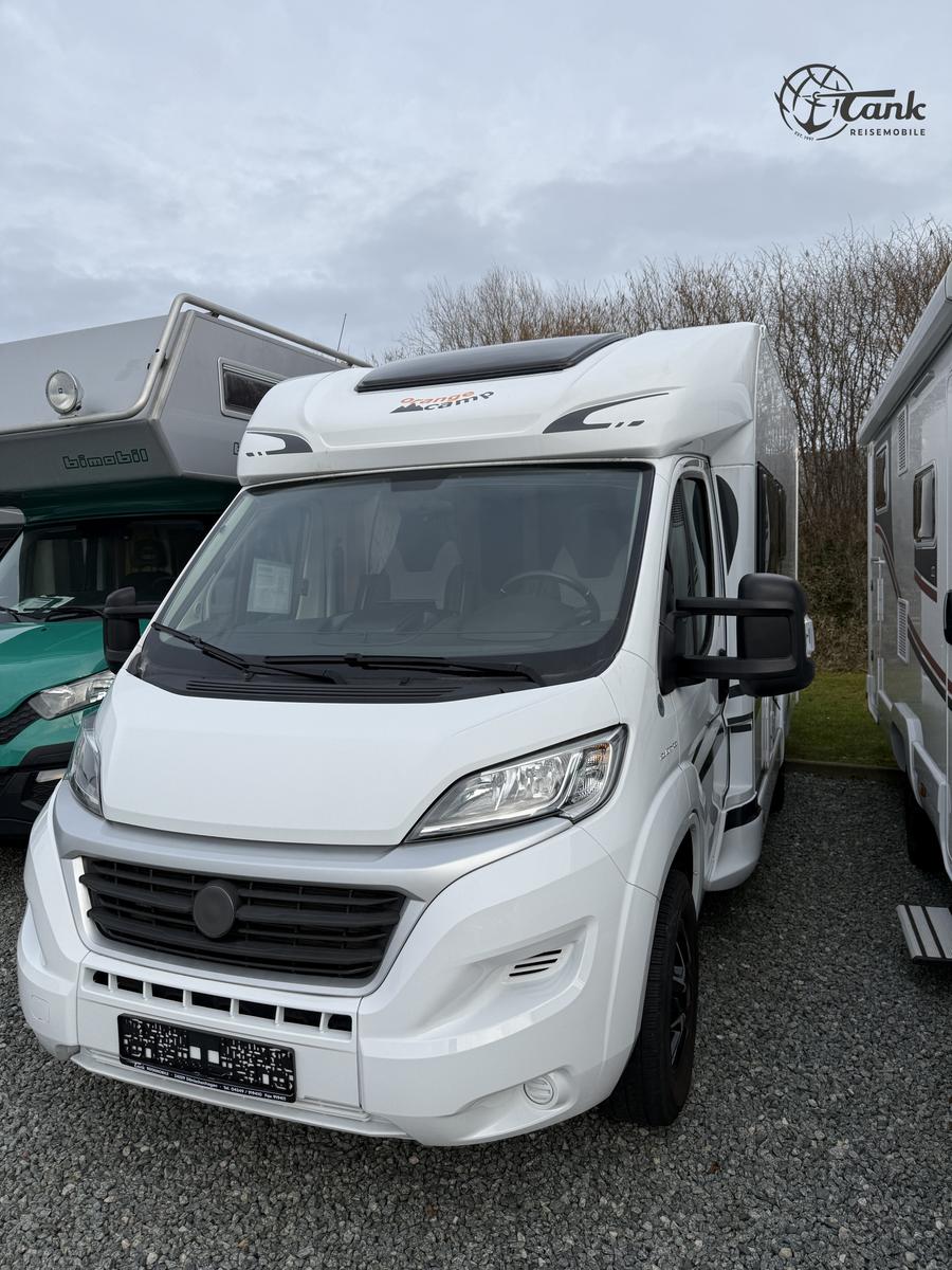 Knaus Orange Camp R66 