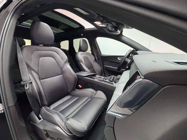 Volvo XC60 R Design T8 AWD*Pano*ACC*H&K*360°*StHz*LED*