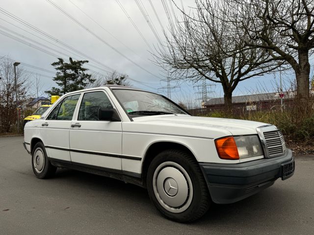 Mercedes-Benz 190 2.6 AUTOMATIK H-KENNZEICHEN/SEHR SAUBER/TOP