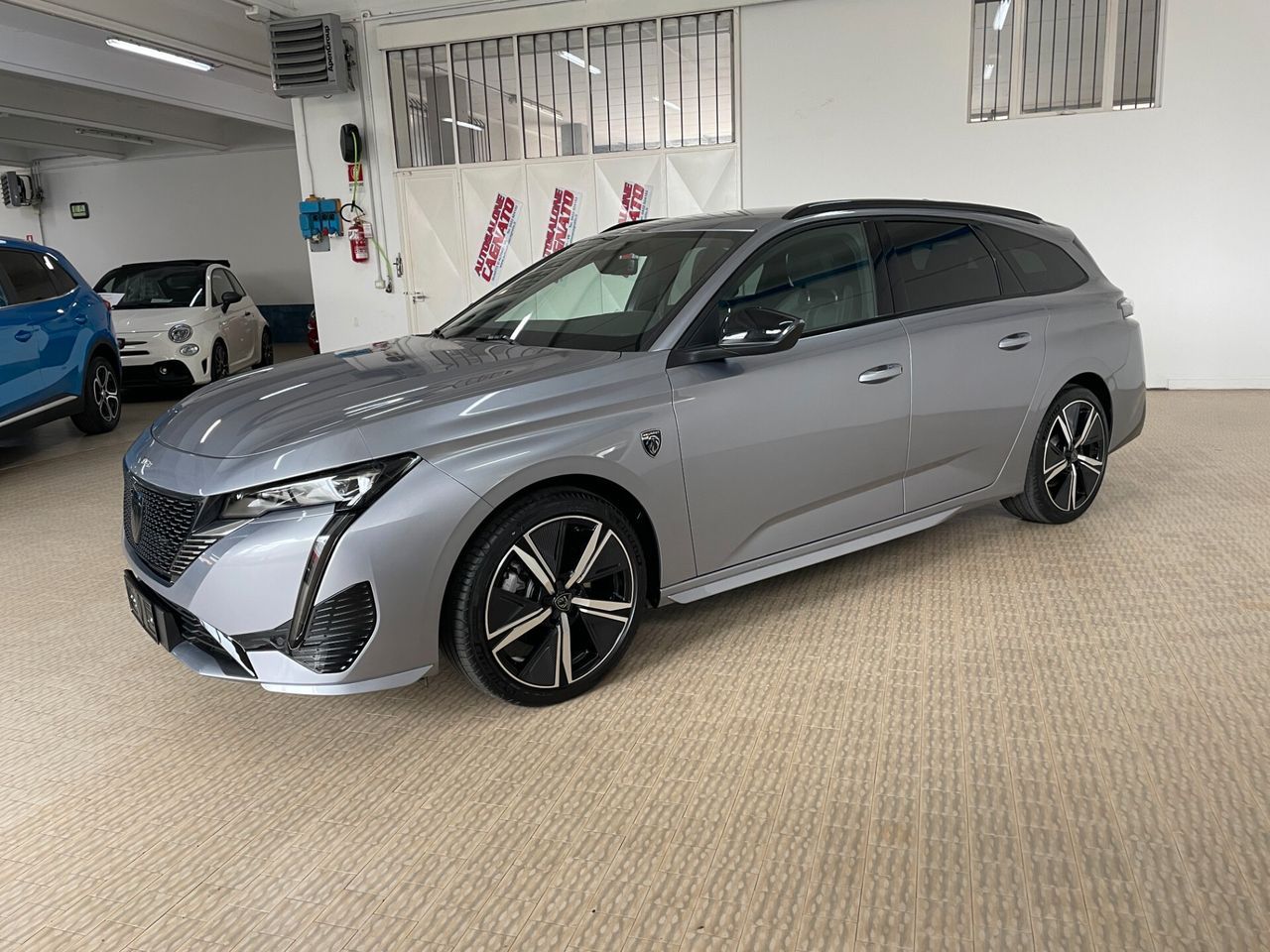 Peugeot 308 Hybrid 145 e-DCS6 SW GT 2025 BIANCO 