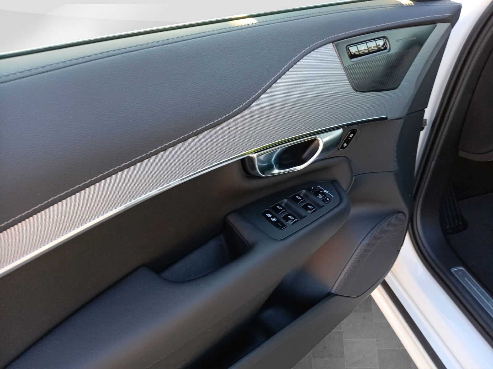 Volvo XC90 T8 Ultra Bright Recharge - AHK Pano 360° foto 14
