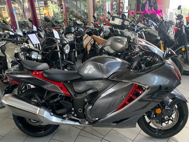 Suzuki GSX1300R-Hayabusa