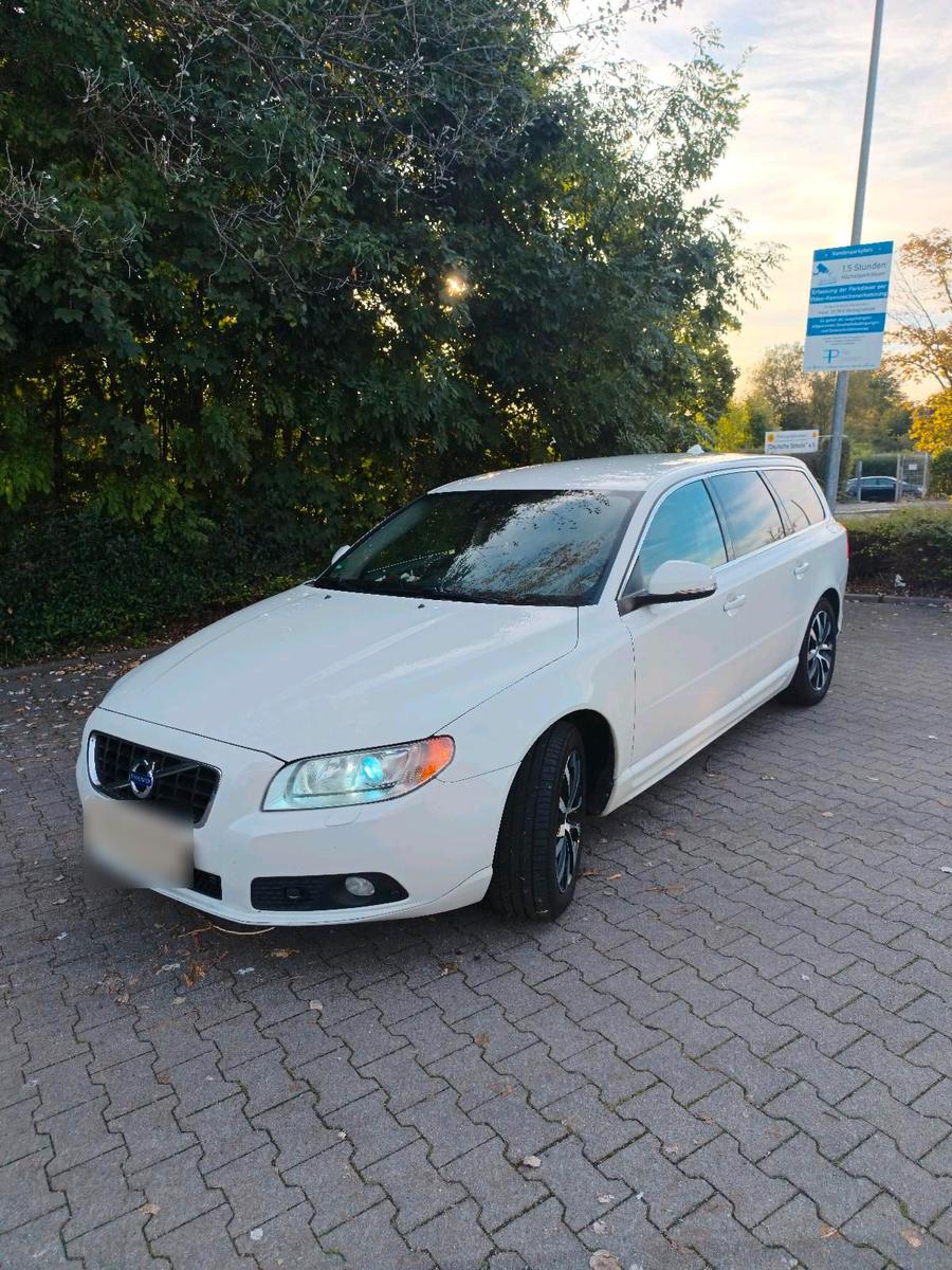 Volvo V70 2012 — photo 12