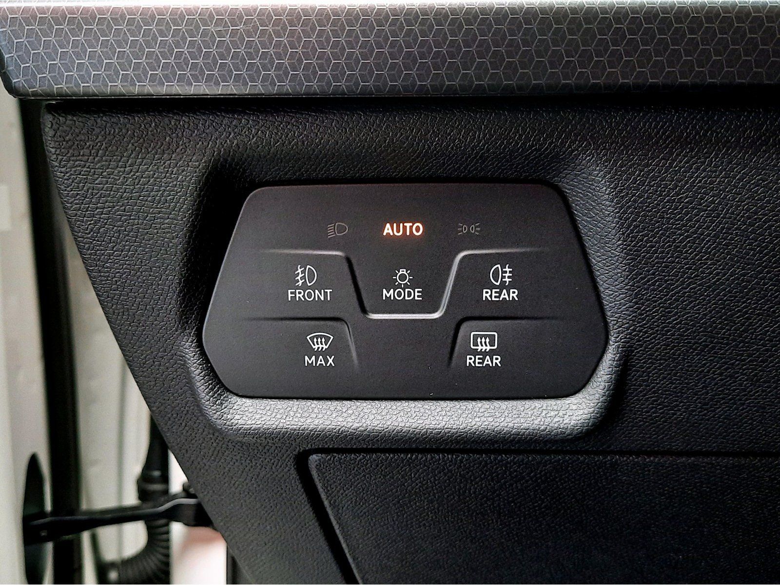Fahrzeugabbildung SEAT Leon ST Style TDI DSG *Navi*Cam*App*ACC*LED*