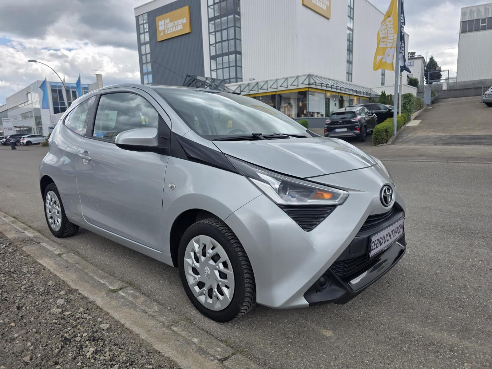 Toyota Aygo AYGO x-play*1.Hand*