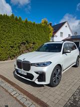 BMW X7 M50d -1. HAND Unfallfrei Scheckheftgepflegt - weiße BMW X7 M50