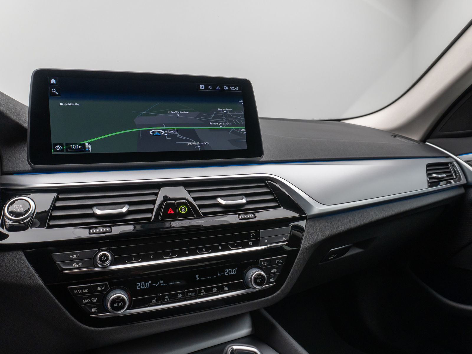 Fahrzeugabbildung BMW 530e HUD DAB HiFi CockPitPro PDC Komfort Alarm