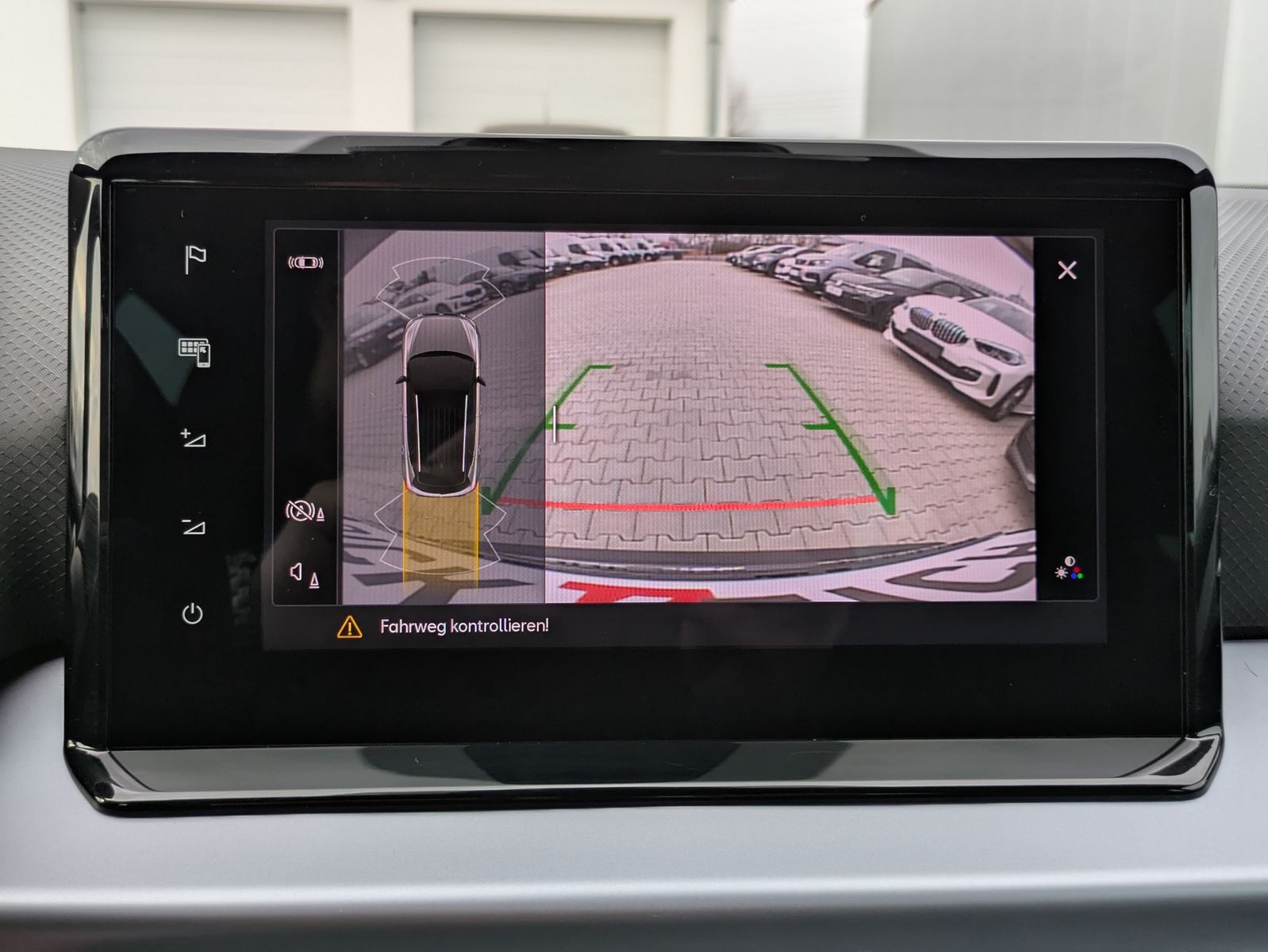 Fahrzeugabbildung SEAT Arona 1.0 TSI FR DSG AHK*ACC*LED*APP*DAB*KAMERA