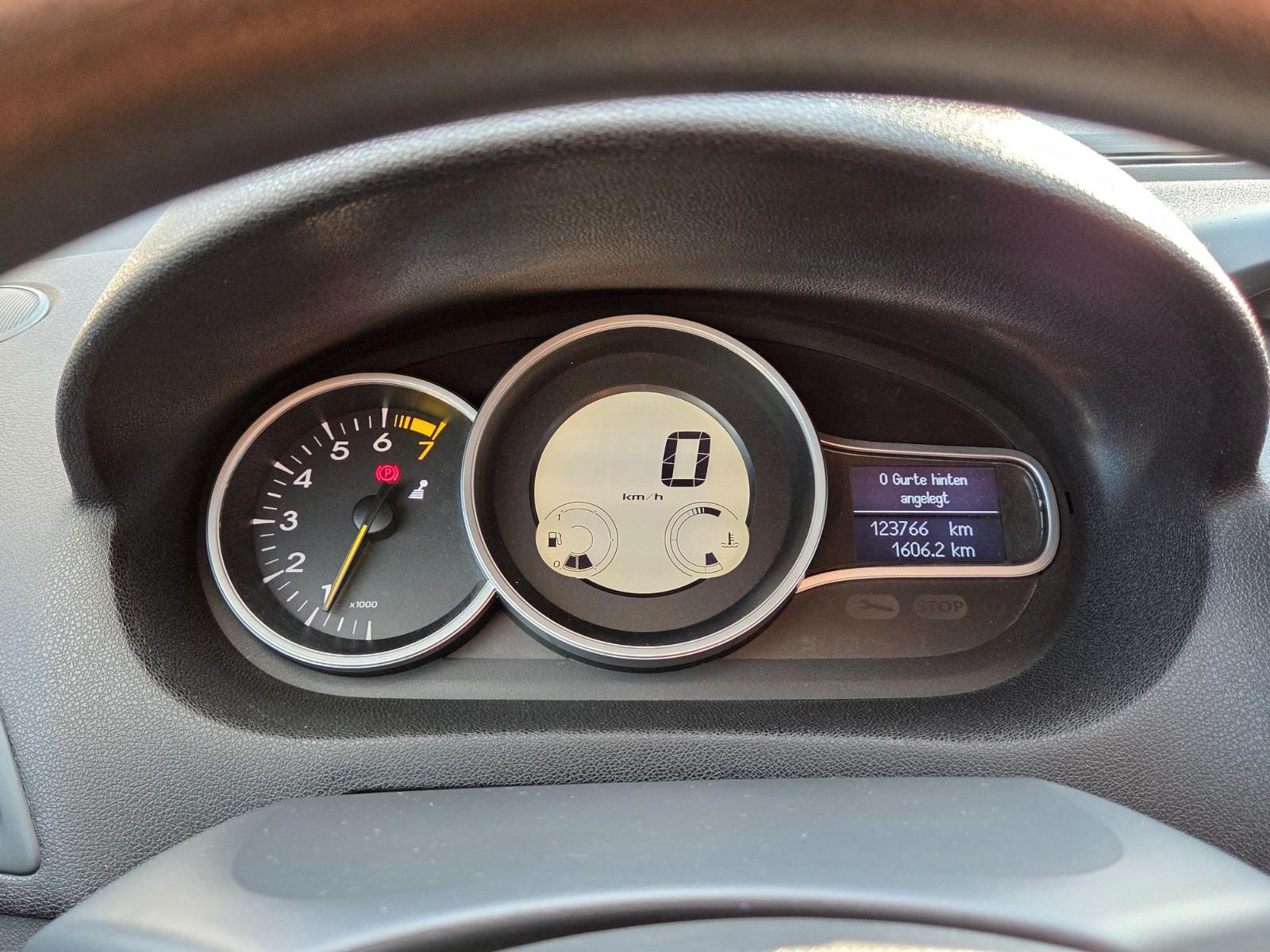 Renault Megane 2010 — photo 19