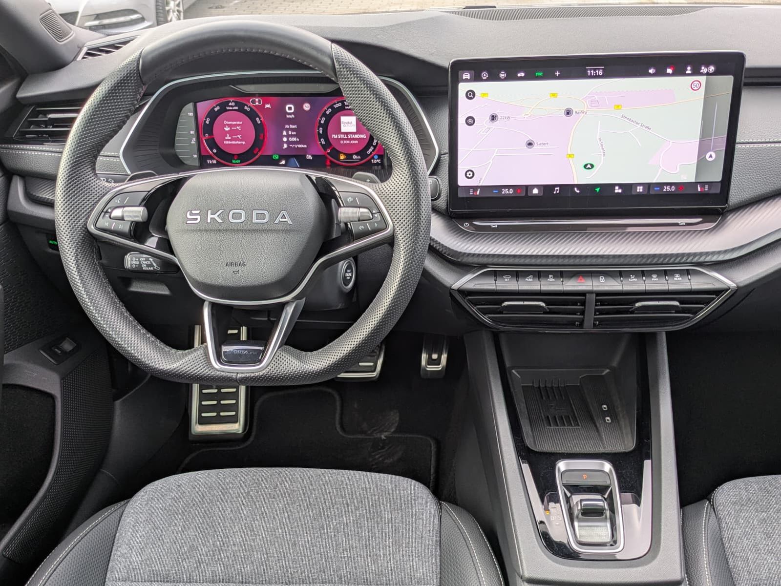 Fahrzeugabbildung SKODA Octavia 1.5 DSG Sportline PANO*MATRIX*AHK*5J.GAR