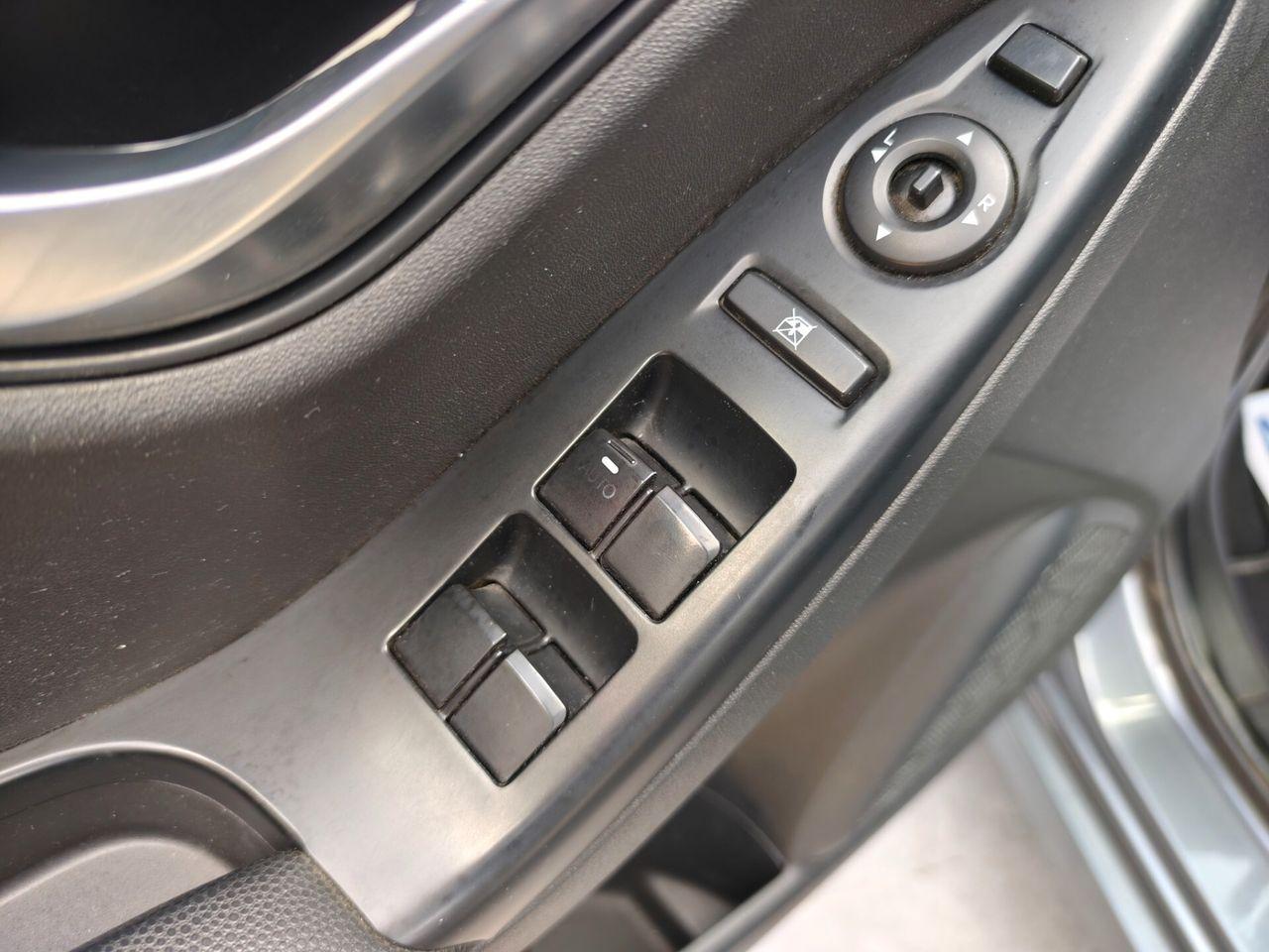 Hyundai ix20 2011 — photo 11