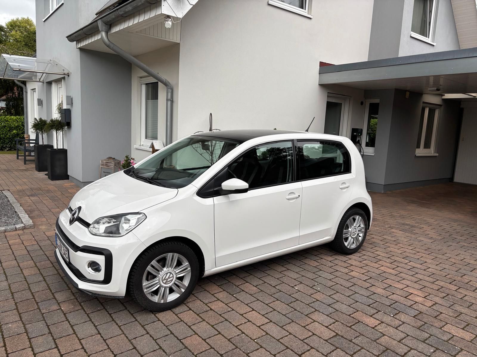 VW up! 1.0 TSI BlueMotion Technology high up! h...