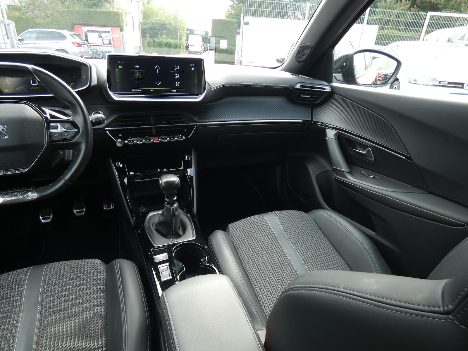 Peugeot 2008 GT-Line *ALU*KLIMA*PDC*SCHIEBEDACH*