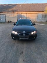 Nissan Almera 1.5 - Nissan Qashqai: Kleinwagen