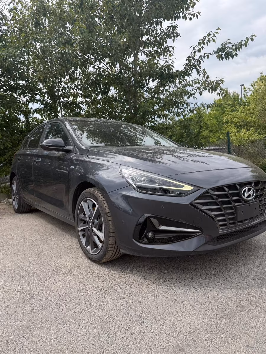Hyundai i30 1.6 CRDi 100kW Premium TÜV Neu