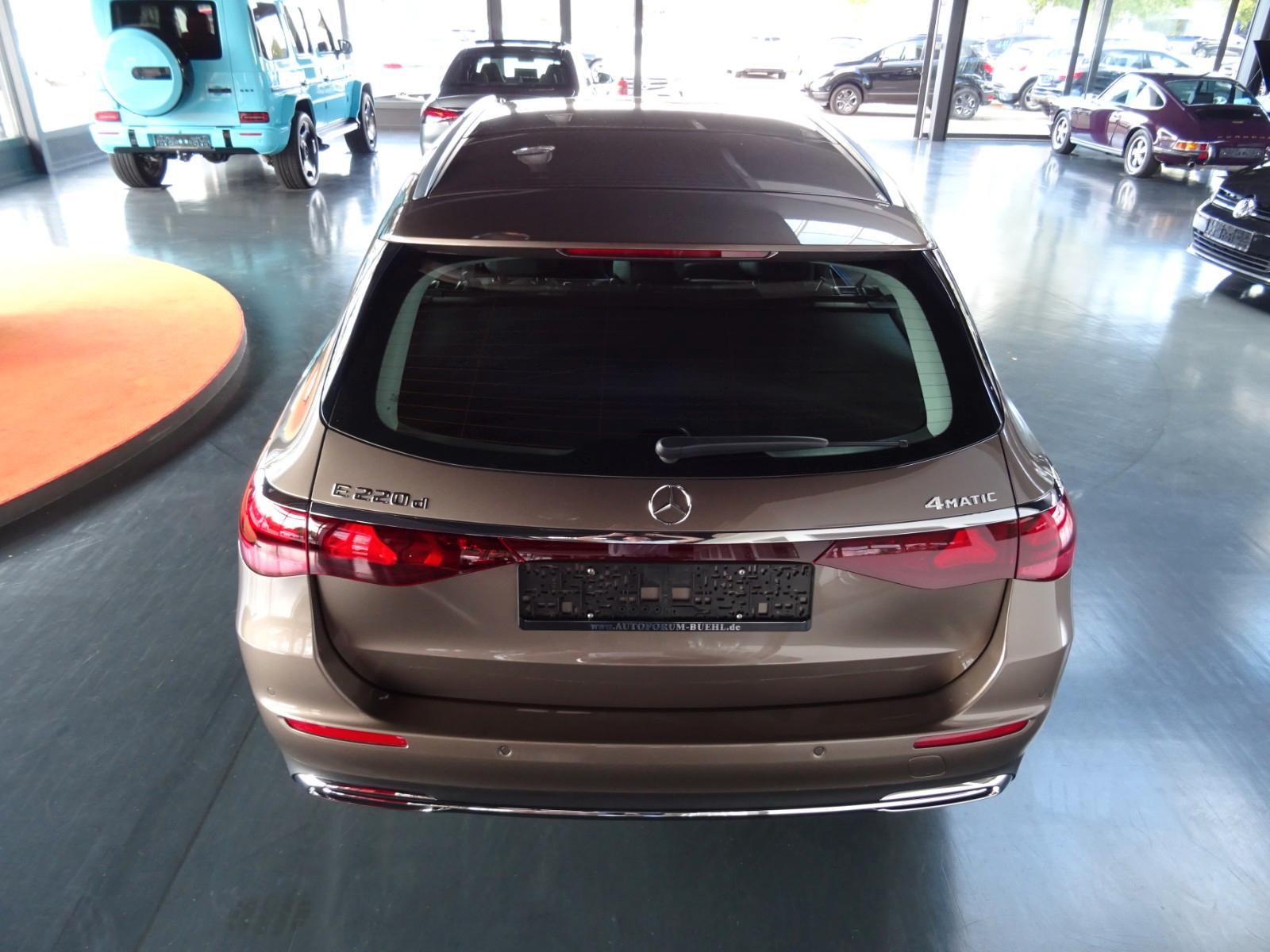 Mercedes-Benz E 220 d T 4Matic / Rollstuhl-Komplett Umbau