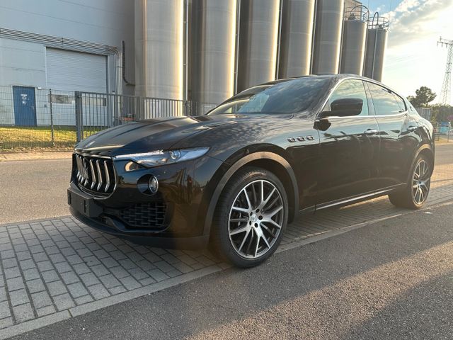 Maserati Levante S/Pano/Leder/Xenon/Navi/Neuer Motor-30tk