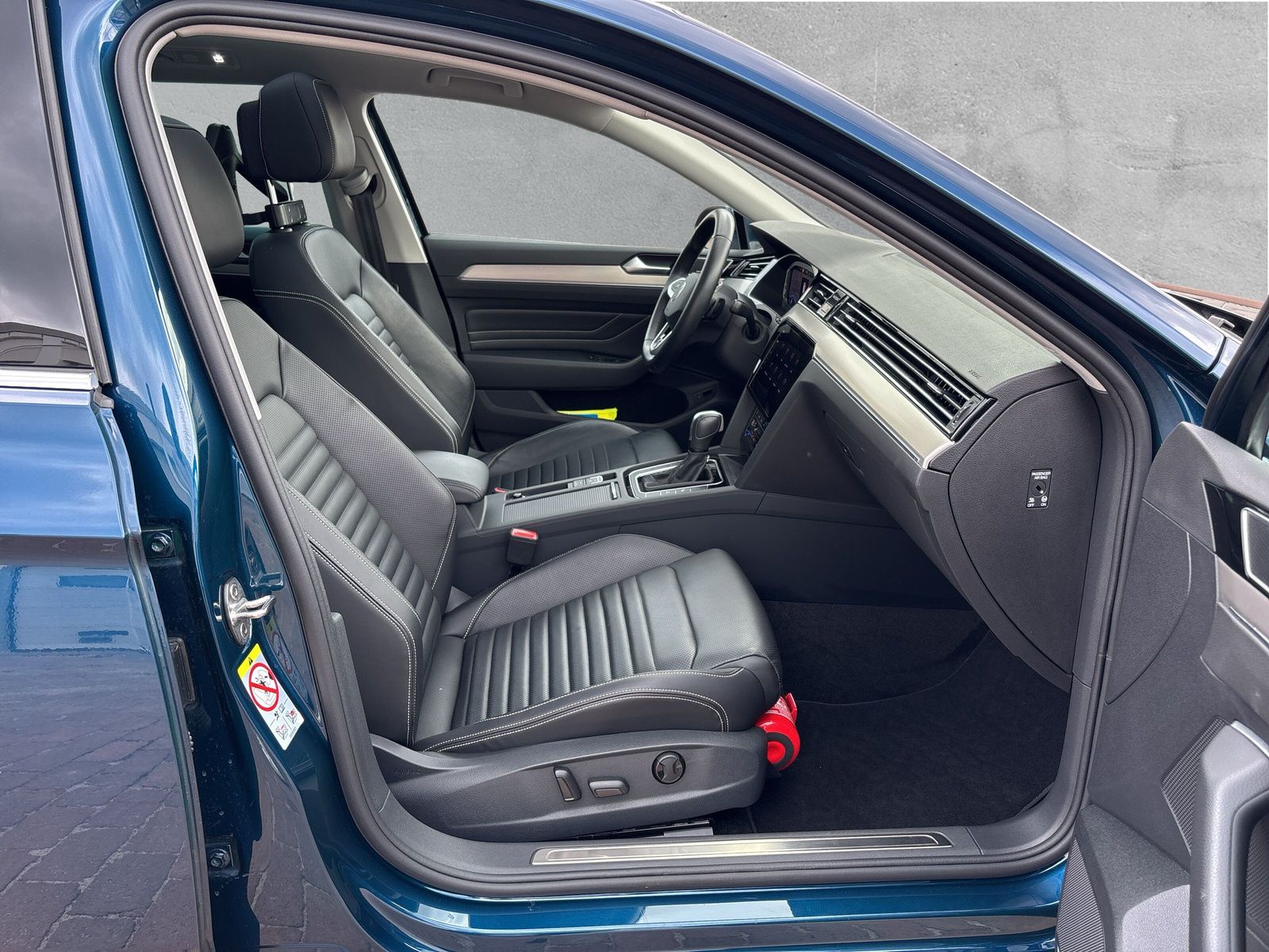 Fahrzeugabbildung Volkswagen Passat Variant Elegance 2.0 TDI 4Motion DSG AHK