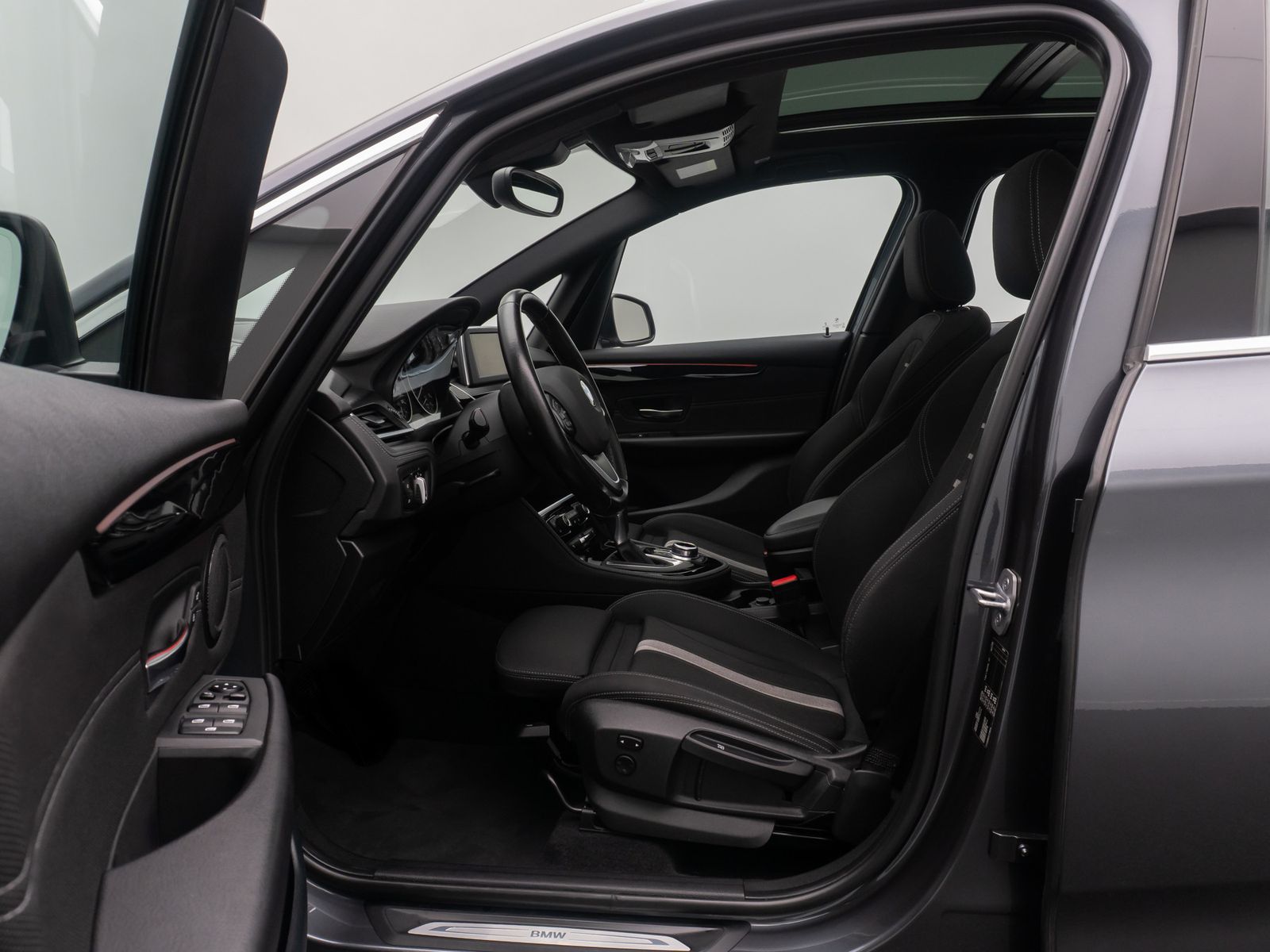 Fahrzeugabbildung BMW 218d Active Tourer Sport Line LED Kamera HiFi Pa