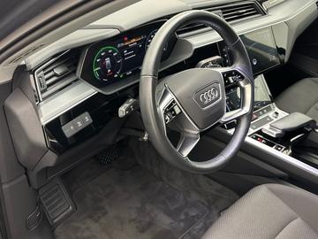 صورة 9 لـ 2023 AUDI Q8 E-TRON