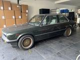BMW 318 E30 | Oldtimer | handbeledert | Bilstein