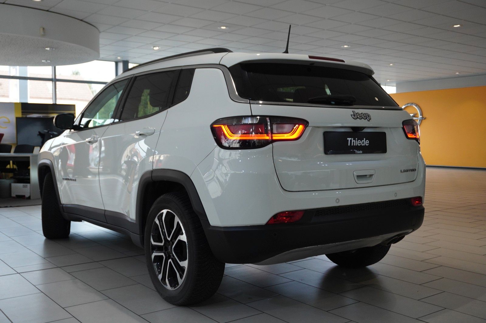 Fahrzeugabbildung Jeep Compass 1.3T GSE LIMITED NAVI/LED/360°/VIRT/DAB+