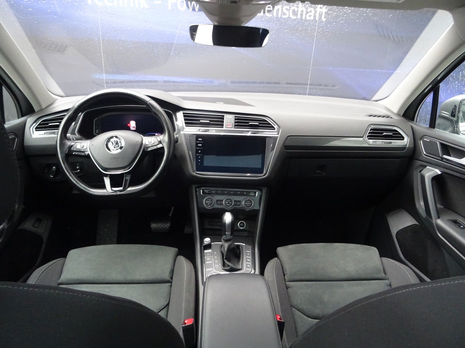 Fahrzeugabbildung Volkswagen Tiguan Highline-4Motion-Standheizung