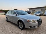 Audi A4 Avant 1.6/Kombi /AHK ! / TüV - - Audi A4 aus 2005: Kombi