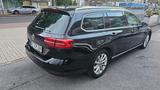 Volkswagen Passat 2.0 TDI SCR Highline - VW Passat Gebrauchtwagen in Düsseldorf