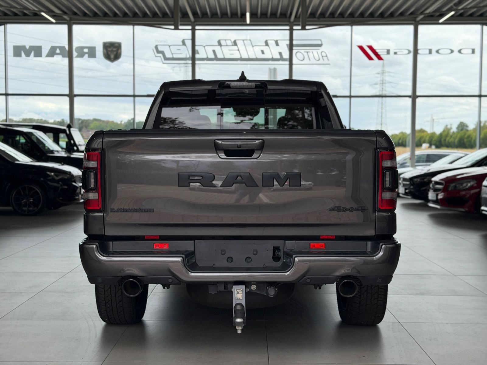 Fahrzeugabbildung Dodge RAM 1500 5,7 Laramie NIGHT LPG Luft RamBox