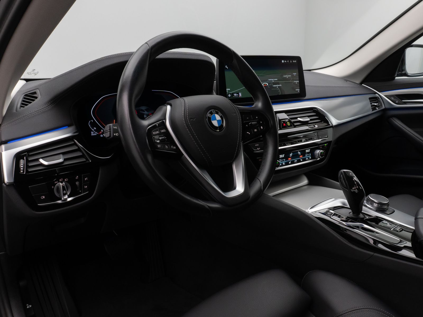 Fahrzeugabbildung BMW 520d Luxury Line Kamera DAB 4xKlima AHK Sport